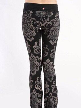 T Party black rose batik yoga pants